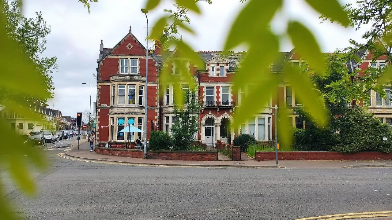 2 Bedroom Apartment In A Supurb Area Of Cardiff